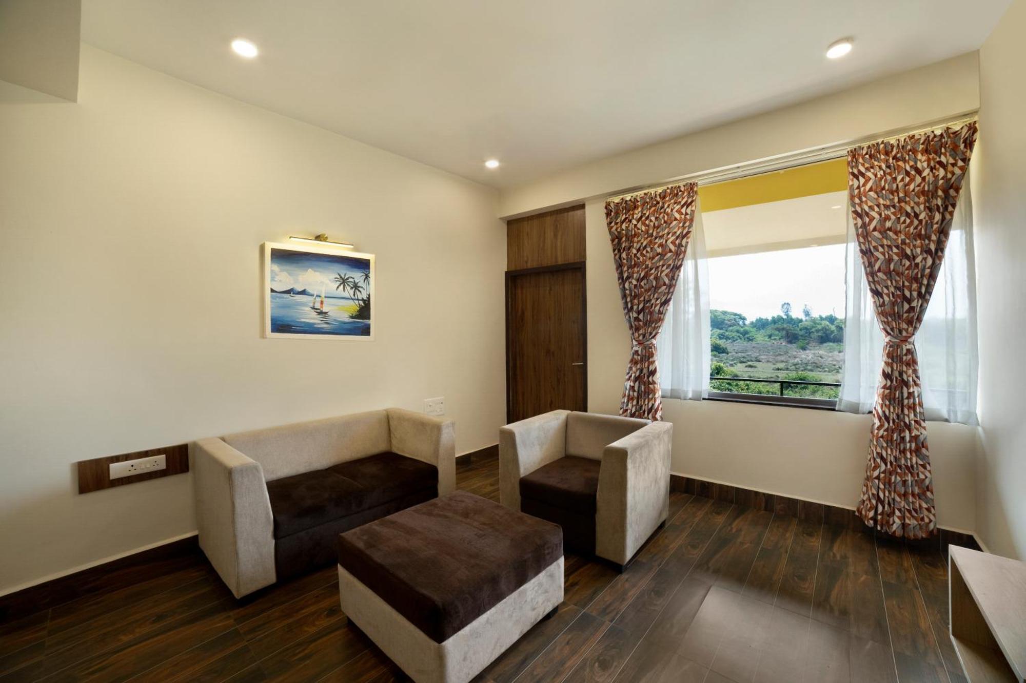 Sterling Karwar Hotel Екстериор снимка