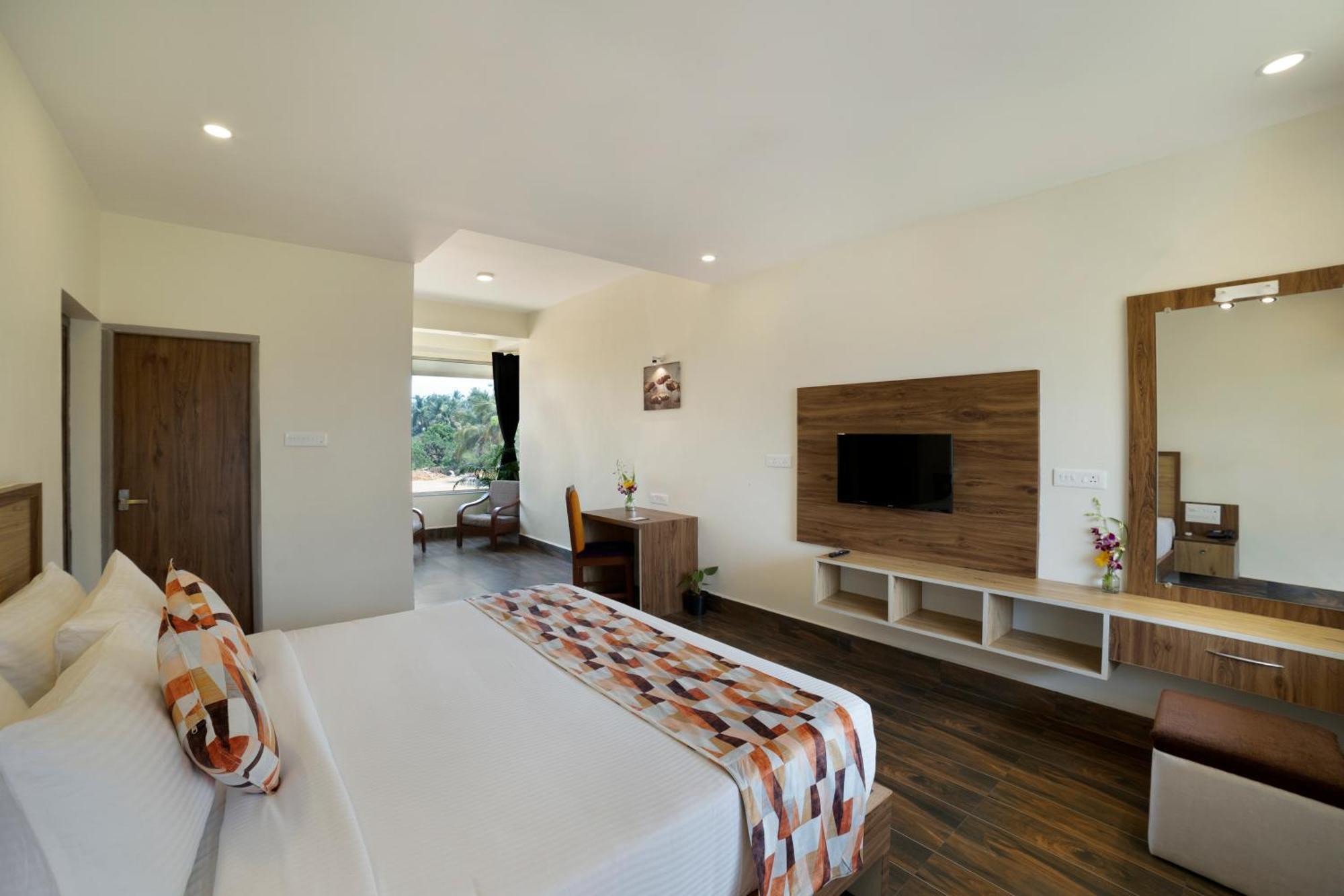 Sterling Karwar Hotel Екстериор снимка