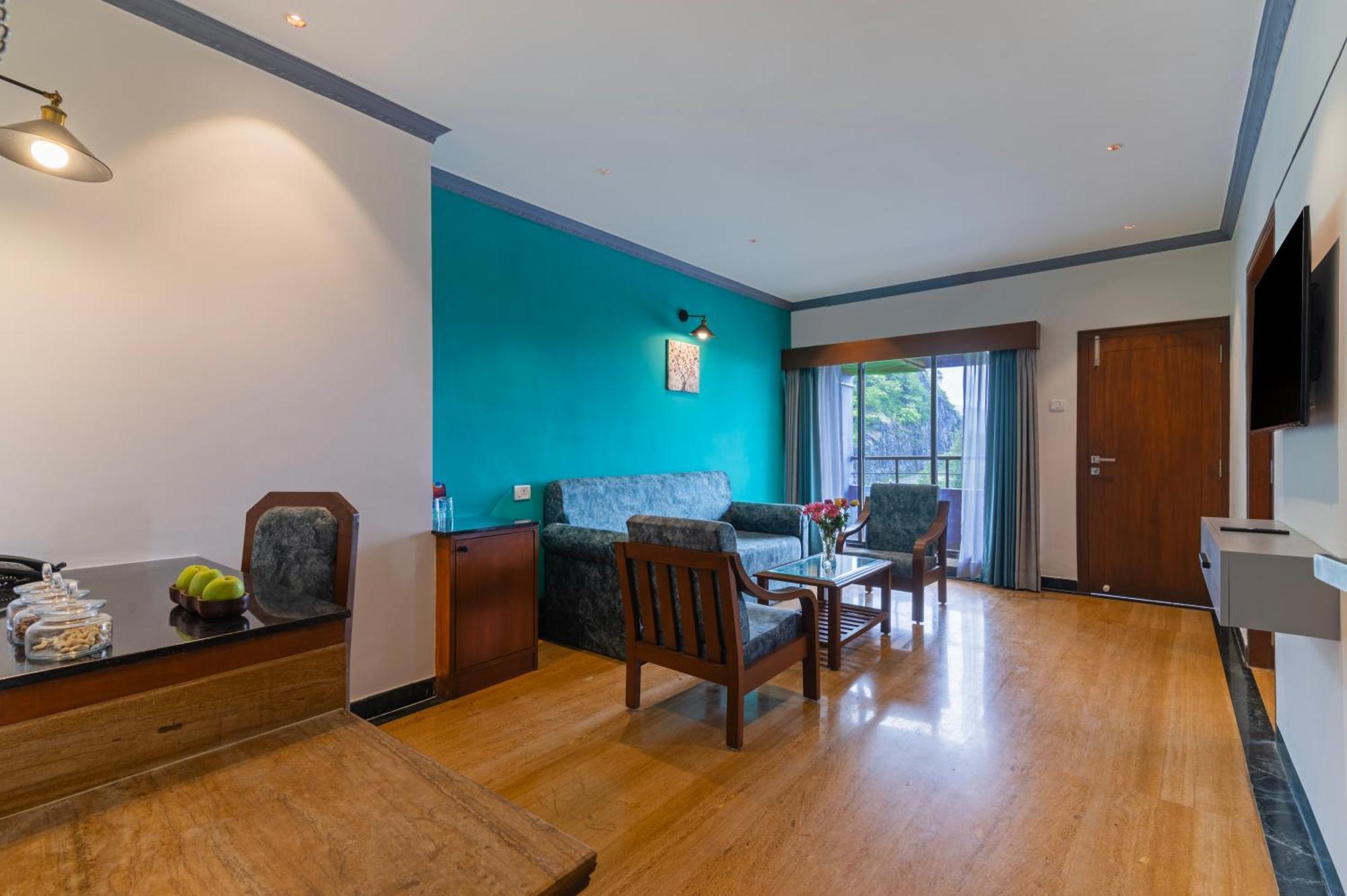 Sterling Karwar Hotel Екстериор снимка