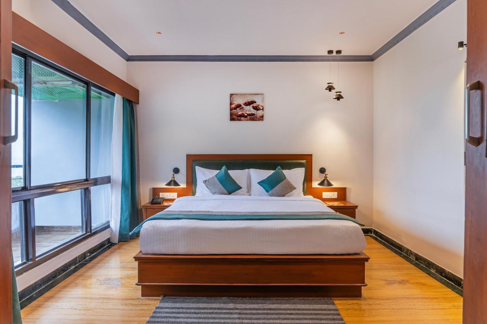 Sterling Karwar Hotel Екстериор снимка
