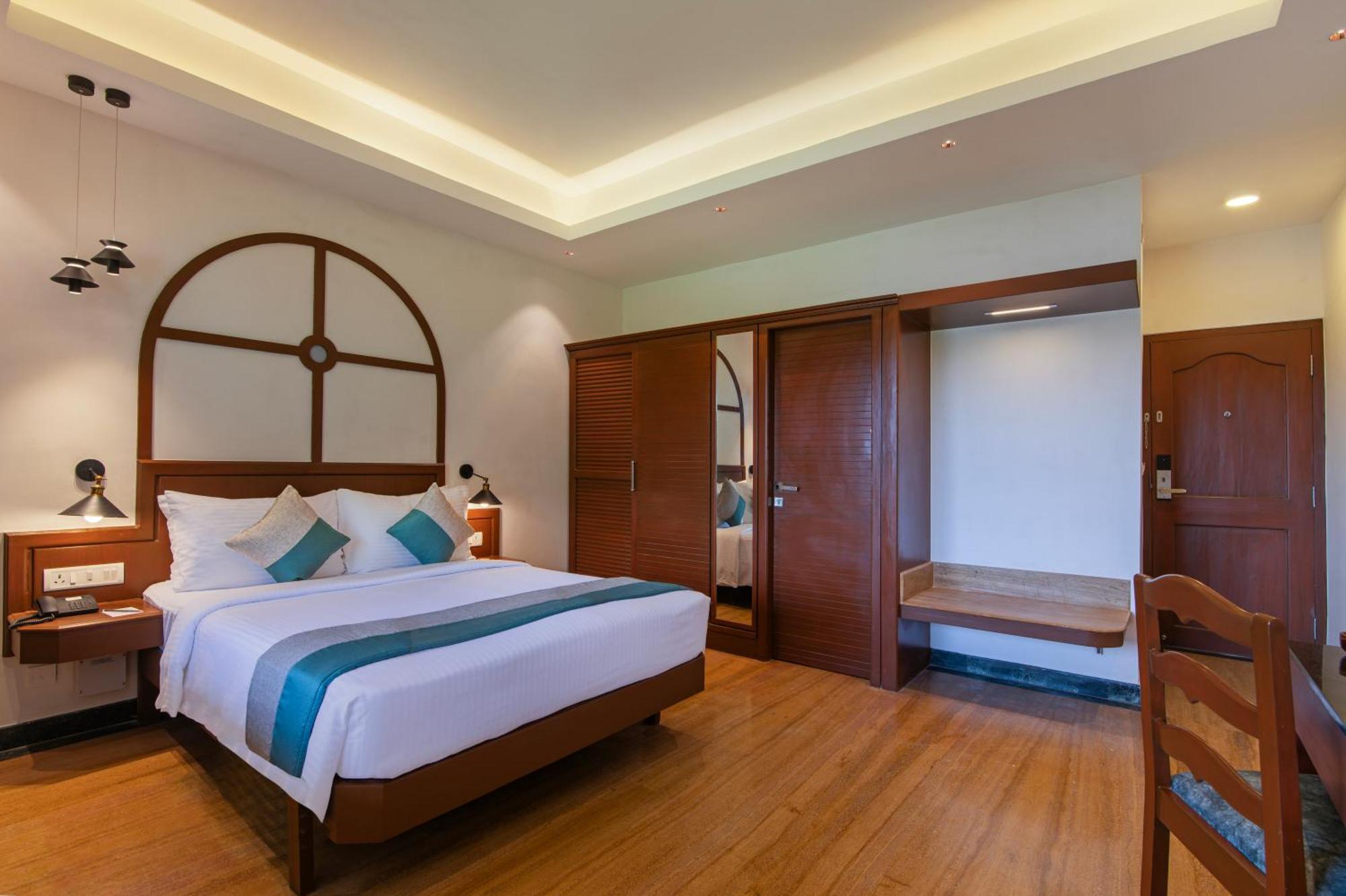 Sterling Karwar Hotel Екстериор снимка