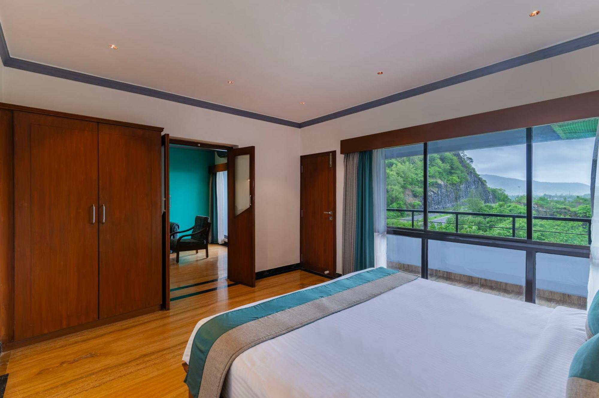 Sterling Karwar Hotel Екстериор снимка