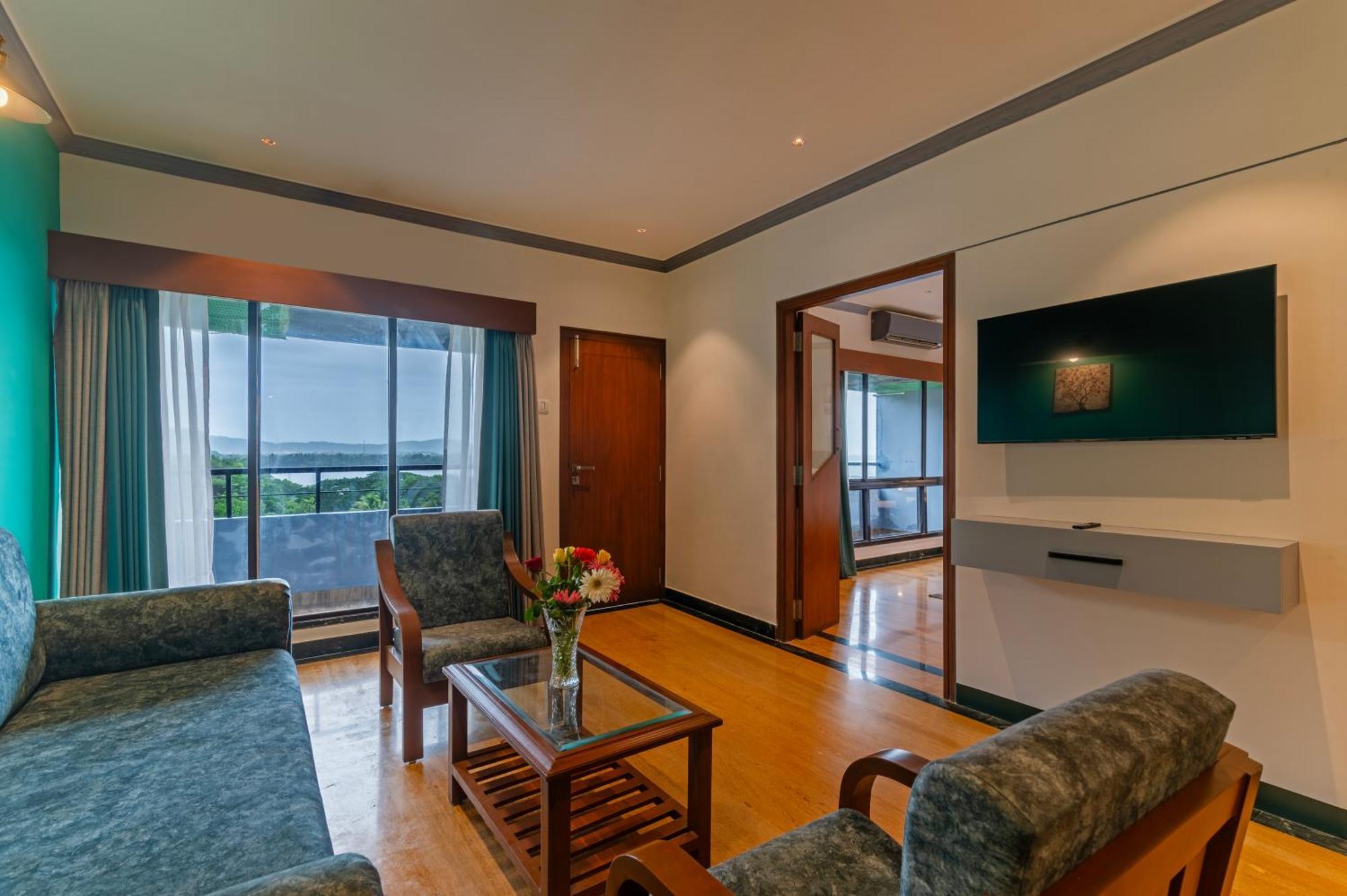 Sterling Karwar Hotel Екстериор снимка