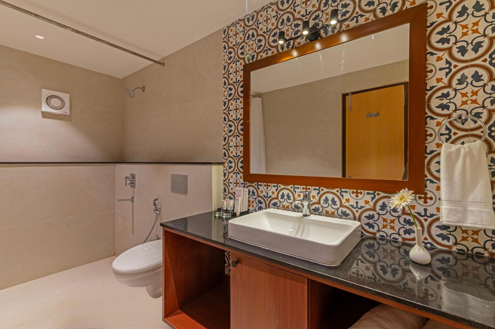 Sterling Karwar Hotel Екстериор снимка