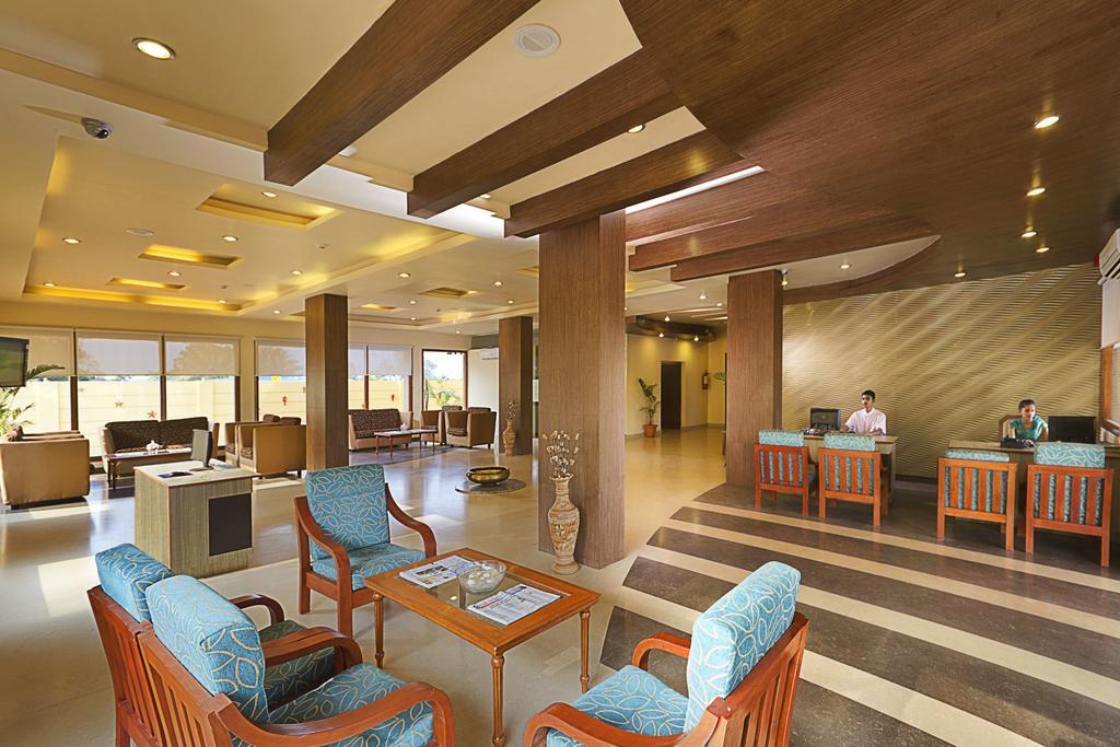 Sterling Karwar Hotel Екстериор снимка