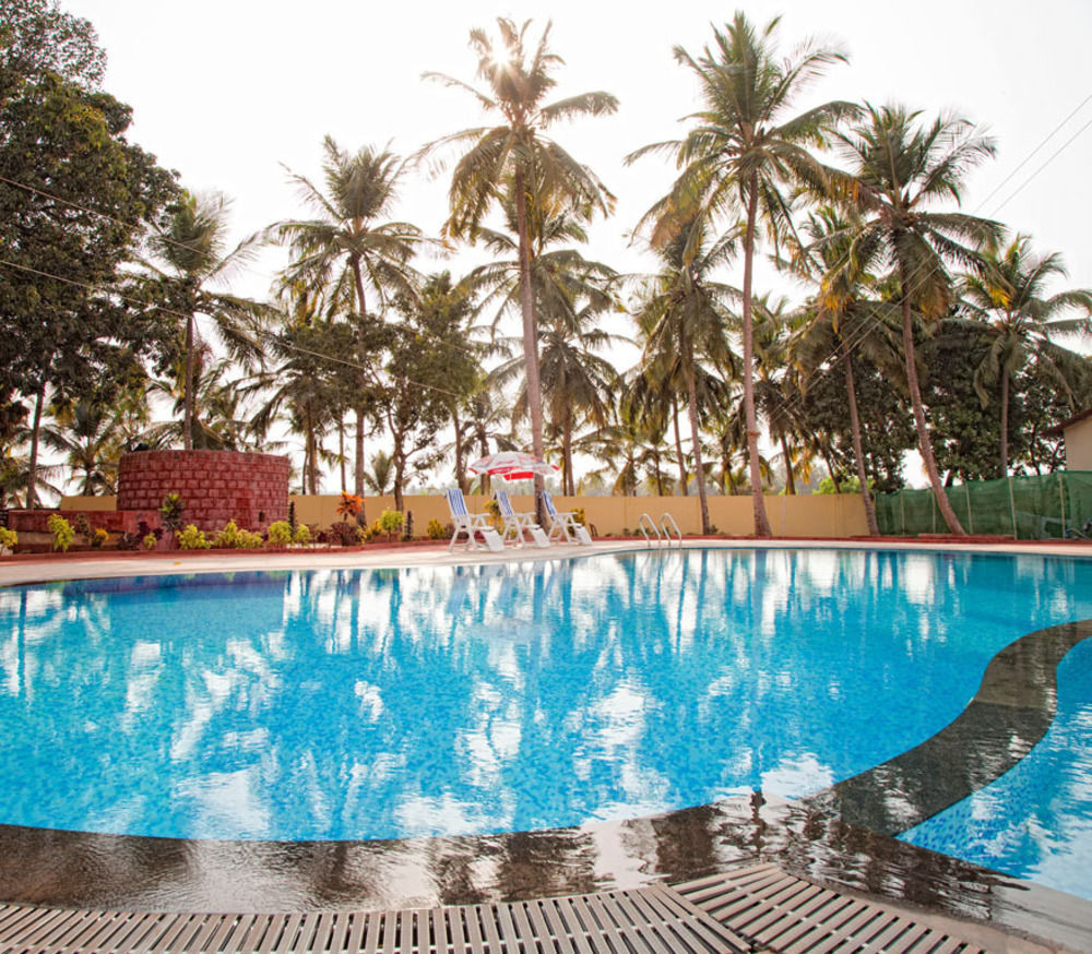 Sterling Karwar Hotel Екстериор снимка